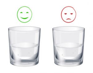 verre à moitie plein ou vide - optimisme pessimisme